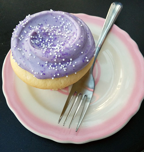 Cupcake Royale. I want this in my mouth. 